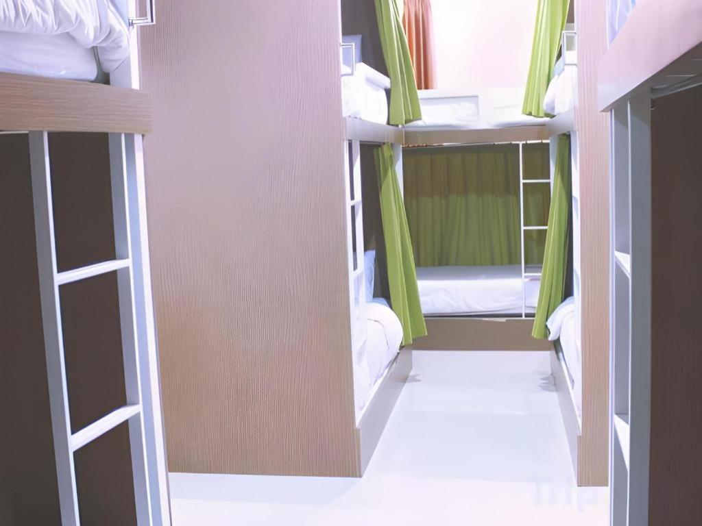 Wakeup Homestay Yogyakarta Exterior foto